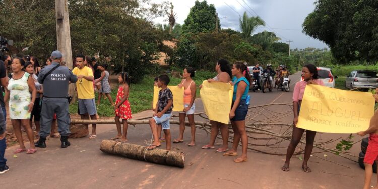 Moradores que derrubaram escola no MA, interditam rodovia em novo protesto