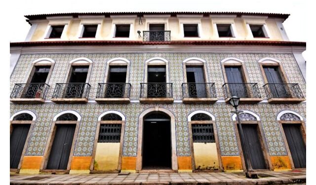 FAMÍLIAS QUE TINHAM CASAS IMPROVISADAS VÃO MORAR NOS CASARÕES DO CENTRO HISTÓRICO DE SÃO LUÍS