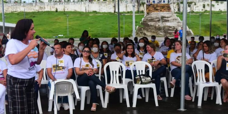 Justiça autoriza que seja descontado do salário de professores os dias de paralisação, em São Luís