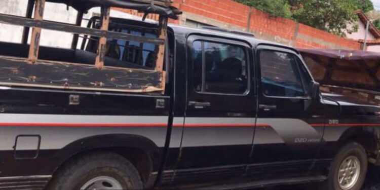 Homem oferece recompensa de 10 mil reais para recuperar carro roubado em Estreito