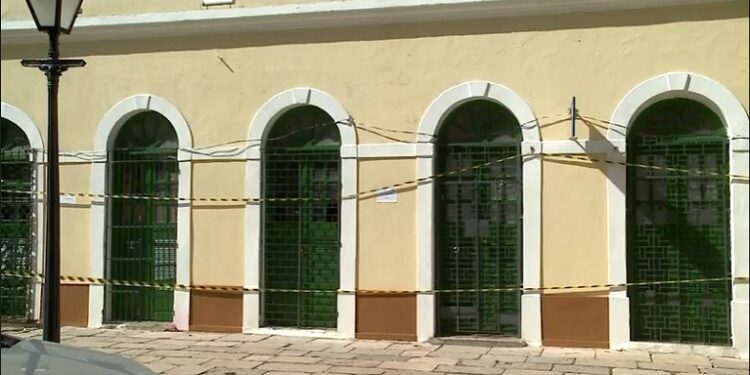 Chuva coloca em risco de desabamento mais de 60 casarões em São Luís