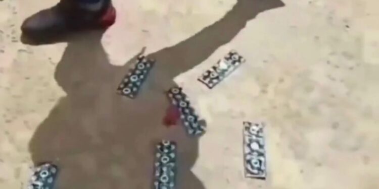 Distribuição de preservativos em escola revolta pais de alunos e vira caso de polícia