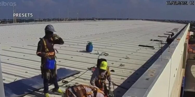 Vídeo mostra o início do incêndio em shopping de São Luís