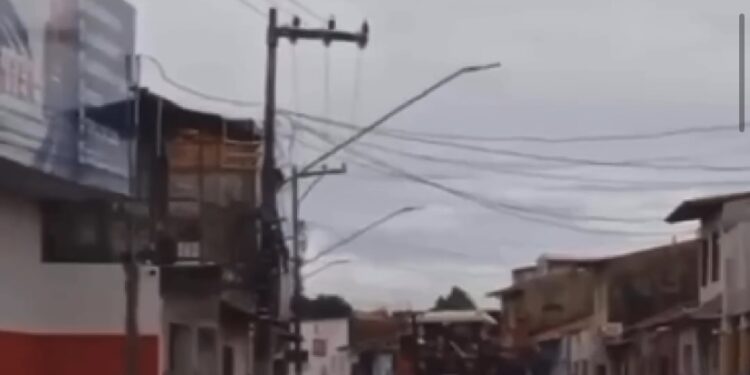 Nível do Rio Mearim baixa, porém retorno de moradores às suas casas ainda não é possível