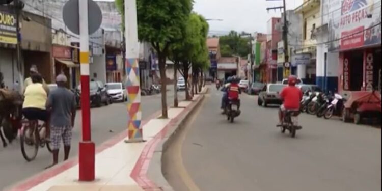 Centro Comercial de Trizidela do Vale volta a funcionar após alagamentos