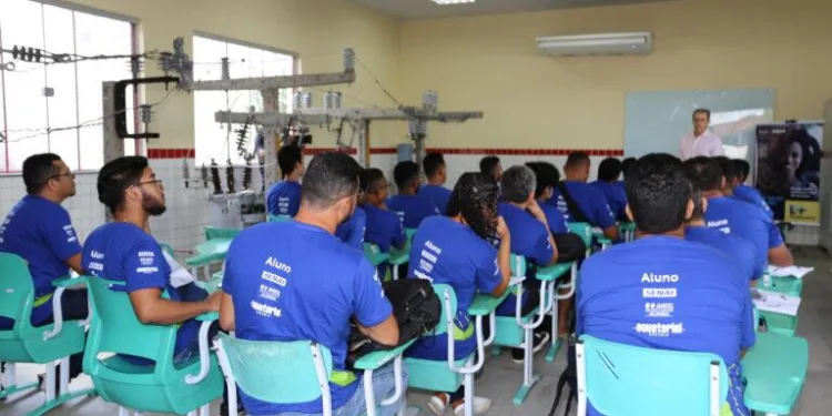 Quer aprender a profissão de eletricista? Tem vagas abertas para o Maranhão