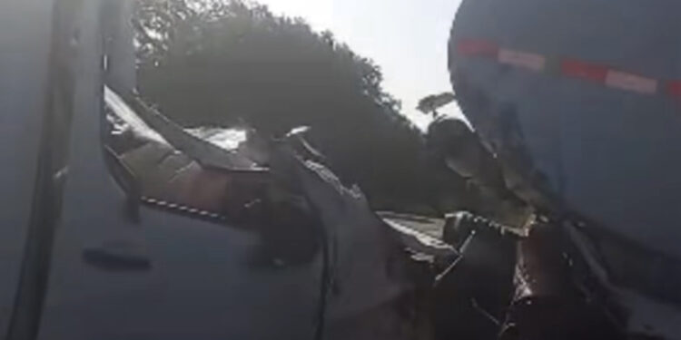 Van e caminhão se envolvem em acidente na MA-402