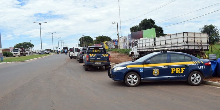 PRF apreende mais de R$ 78 mil em eletrônicos sem nota fiscal transportados em dois ônibus no MA