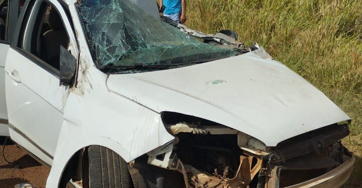 Acidente grave entre carro, carreta e caminhão na BR-135