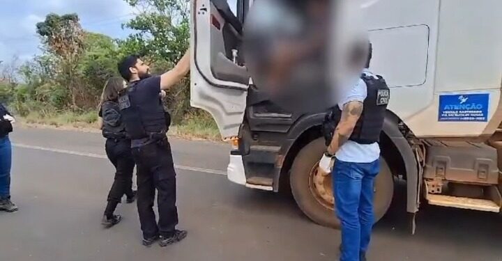 Caminhoneiro é assassinado a tiros na BR-230