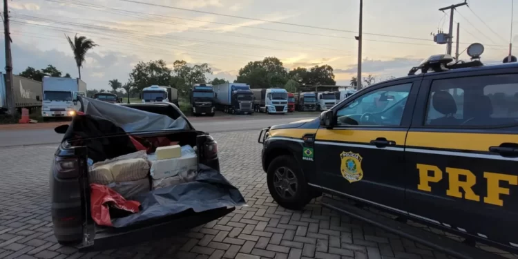 Mais de 200 kg de queijos são apreendidos pela PRF na BR-222