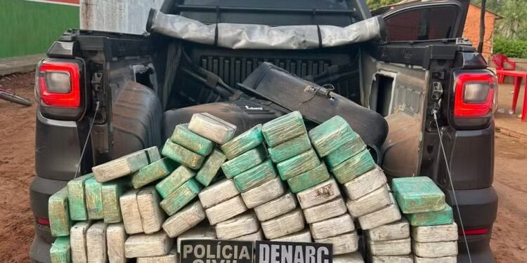 Polícia apreende 59 kg de cocaína em fundo falso de carro em Grajaú