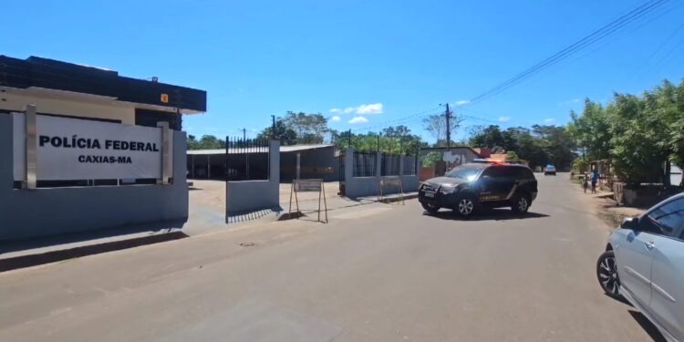 PF cumpre mandado de busca e apreensão em casa de investigado por armazenar conteúdo de abuso infantil no MA