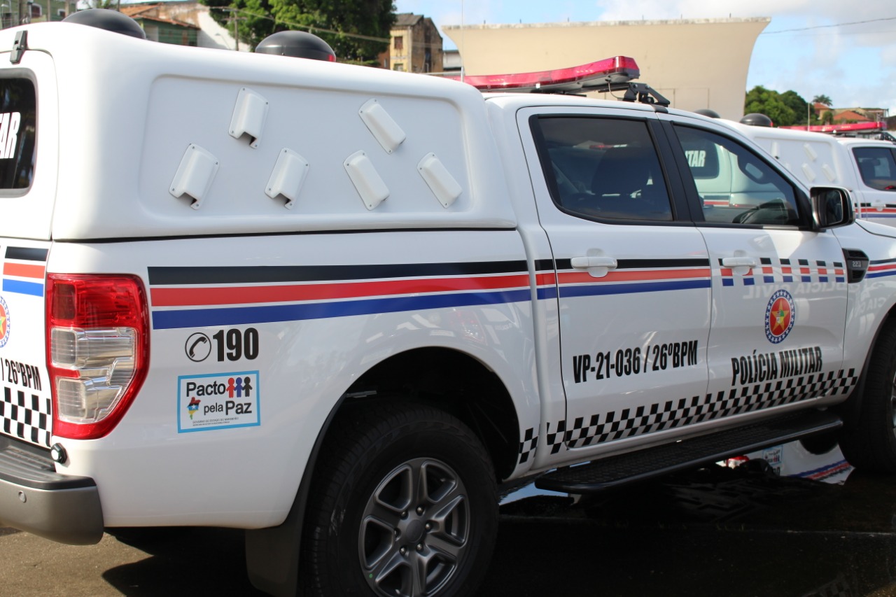 Mulher é presa por abandono de incapaz após deixar os cinco filhos sozinhos em casa