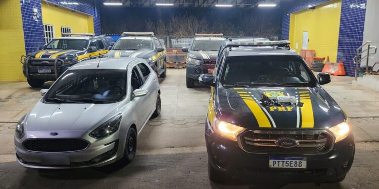 Mais de 1,5kg de cocaína, arma e munições são apreendidos em veículo na BR-230 em Balsas