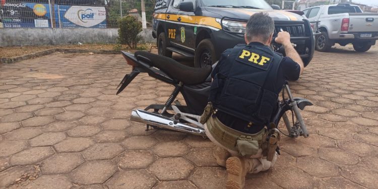 Moto adulterada é encontrada dentro de bagageiro de ônibus em Açailândia