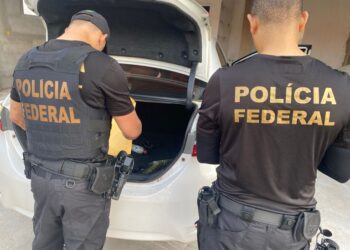 PF cumpre mandados em ITZ durante operação que investiga compra ilegal de armas e munições