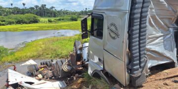 Baú de carreta se rompe, causando capotamento e morte de adolescente de 12 anos na BR-316, em Bom Jardim