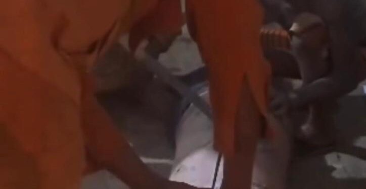 Bombeiros resgatam corpo de mulher preso em tubulação na cidade de Colinas