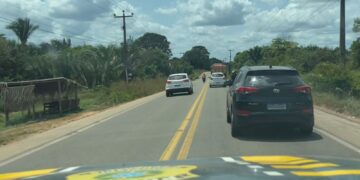 Pegos no pulo: PRF flagra veículos realizando ultrapassagem perigosa na BR-402, em Rosário