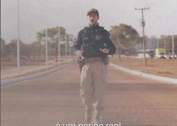 Após acidente envolvendo 14 veículos na BR-135 causado pela fumaça às margens da rodovia, PRF dá orientações aos motoristas em situações semelhantes