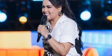 Após acidente com ônibus, Mara Pavanelly tranquiliza fãs e agradece orações