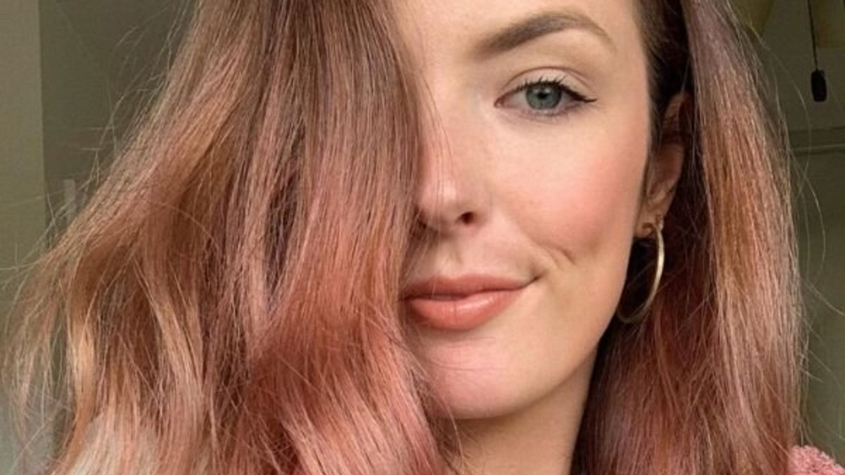 How to dye hair pink: Your at-home guide to getting rose gold hair. How to dye hair pink: Your at-home guide to getting rose gold hair.