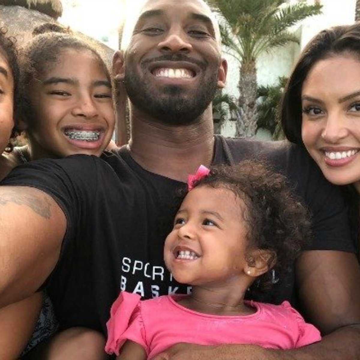 Viúva de Kobe Bryant se irrita após tragédia virar música - Jornal