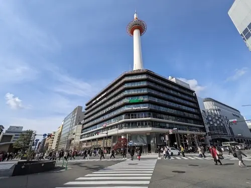 京都のシンボル、京都タワーのモチーフとは？｜旅する雑学（239）