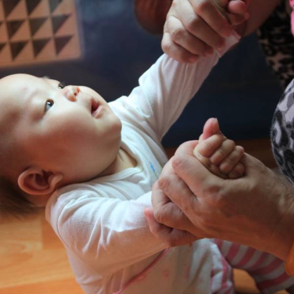 拉佳煦坐起會用力配合