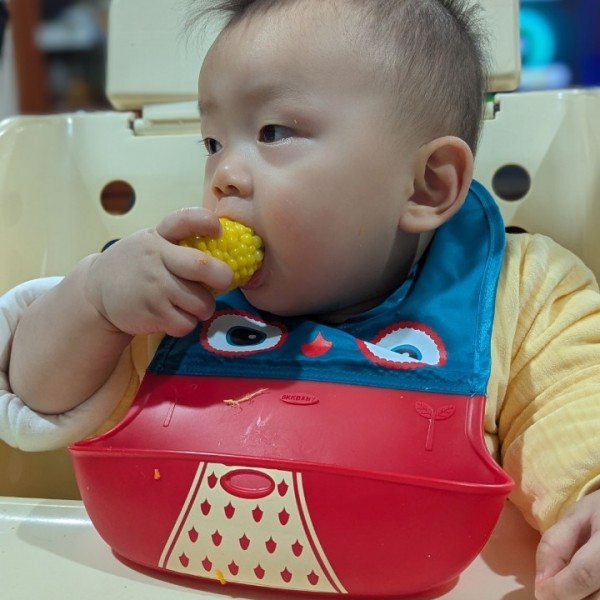 練習自己拿星吃