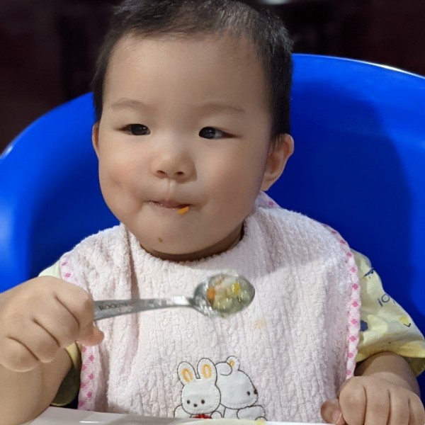 學習自己吃