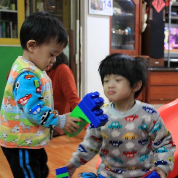 積木被弟弟拆了的表情