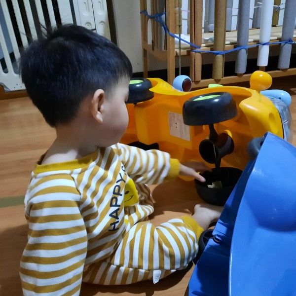在修車的輪胎