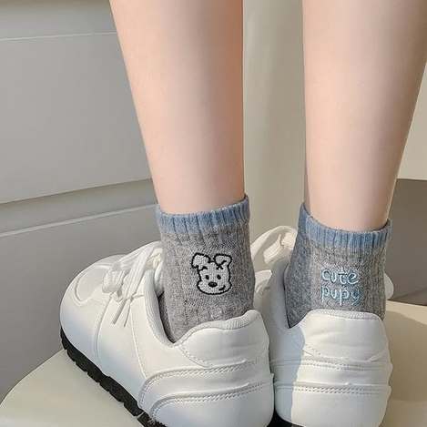 SI*827 刺繡小狗字母中筒襪(4色一組