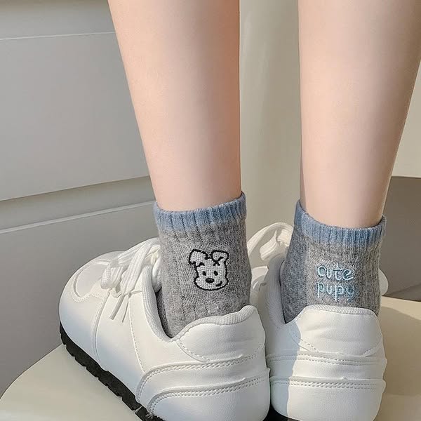 SI*827 刺繡小狗字母中筒襪(4色一組