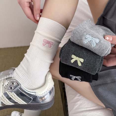 SI*827 刺繡蝴蝶結中筒襪