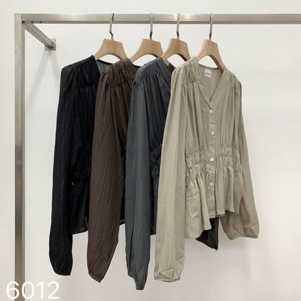 Q*1023 韓國造型排釦衣