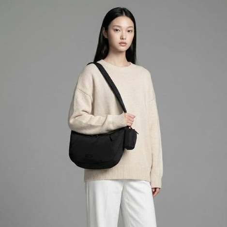 (T2607182)韓國 國家地理 LUMI 輕量半月肩背包系列4款/3.5L