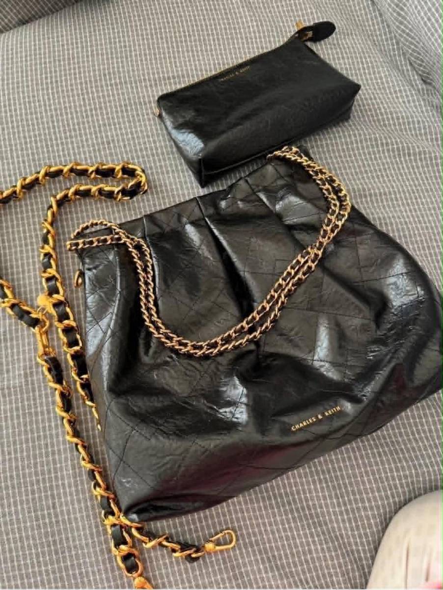 Charles & Keith 二合一大號流浪包🖤