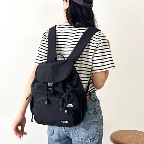 🇰🇷 THE NORTH FACE Breeze 輕量抽繩後背包（附迷你袋）