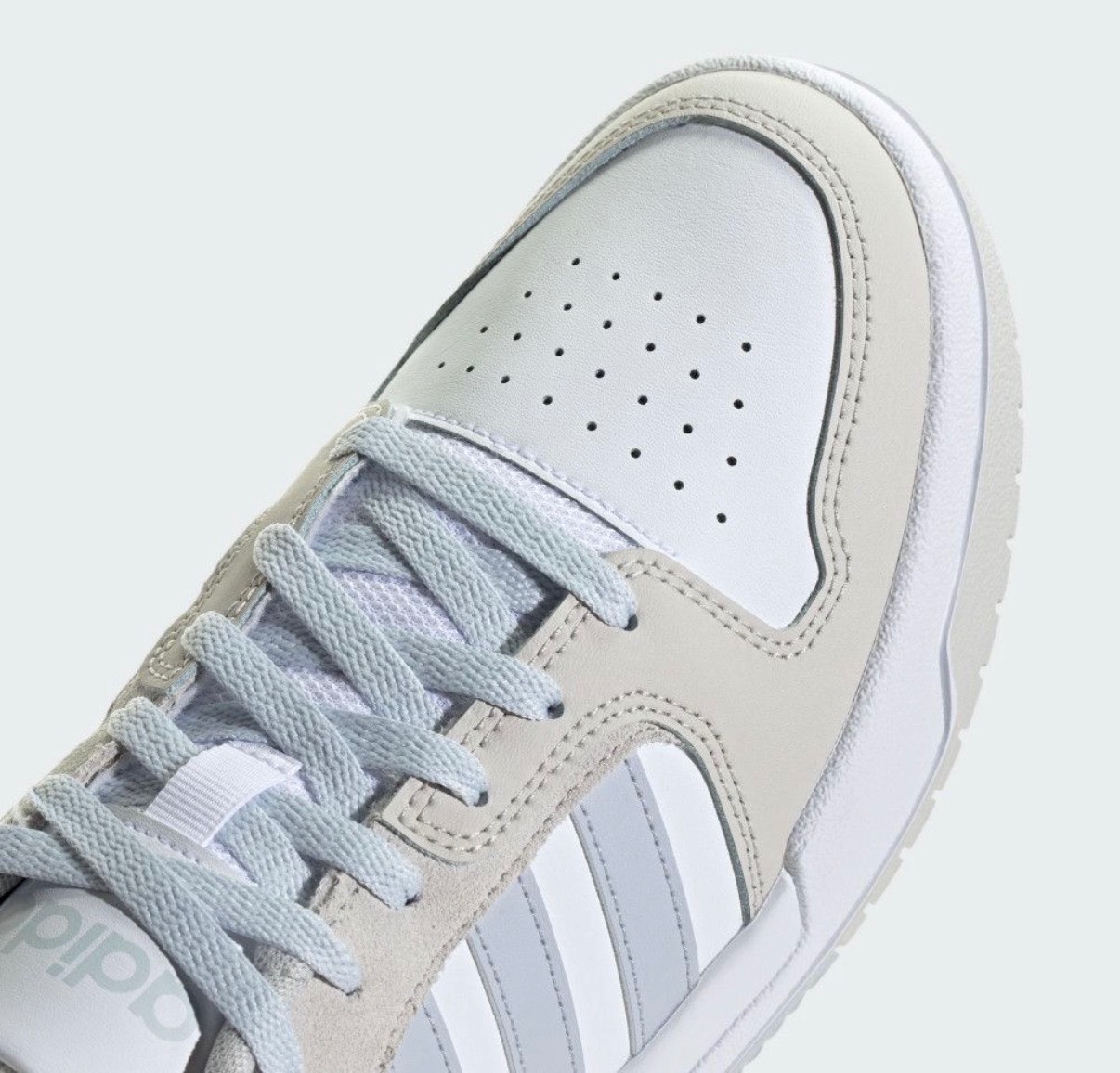 adidas 運動休閒鞋🩵