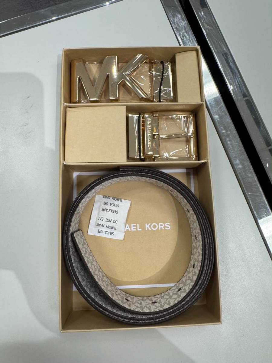MICHAEL KORS 🇺🇸 女士雙面皮帶雙扣禮盒