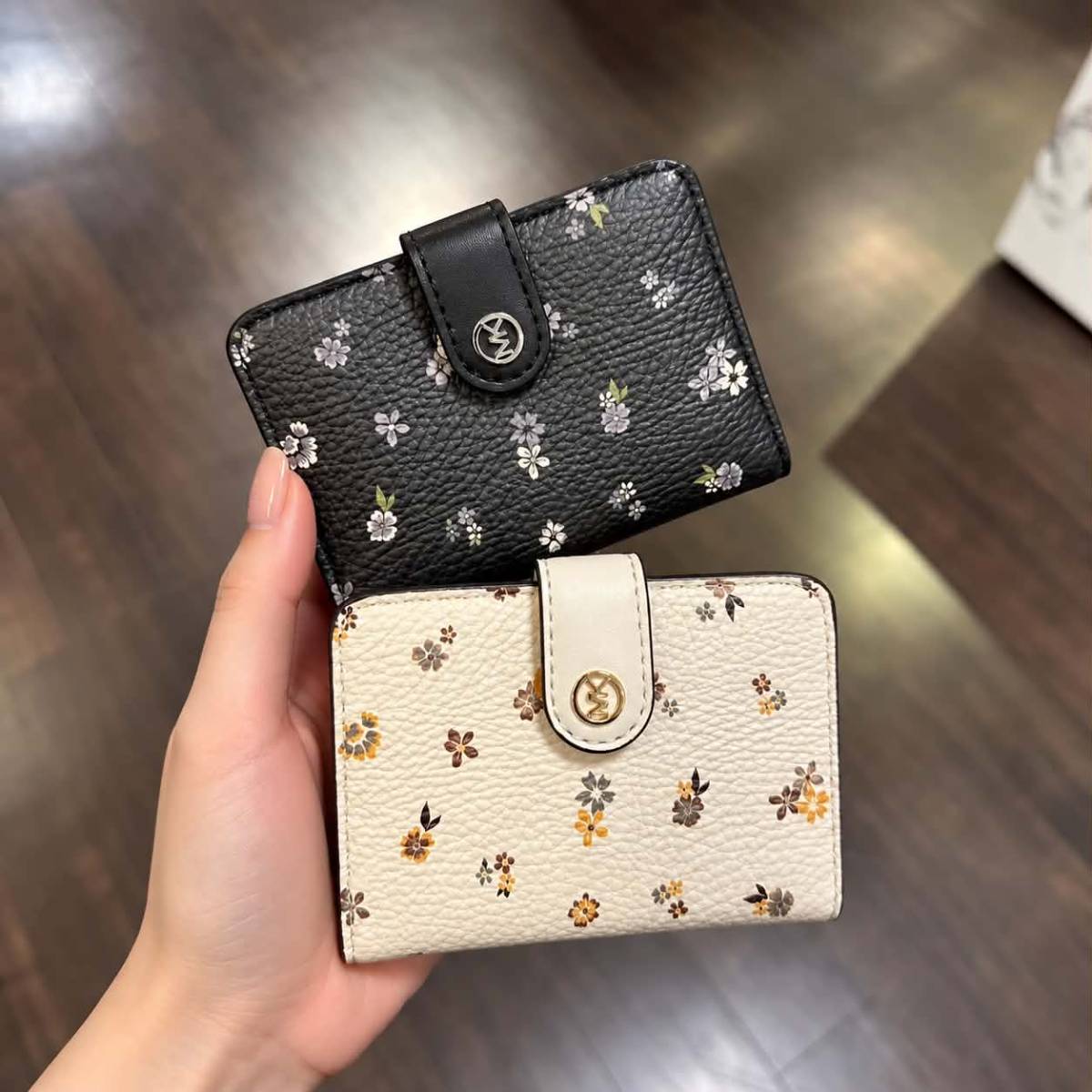 🌼 mk小花對折皮夾