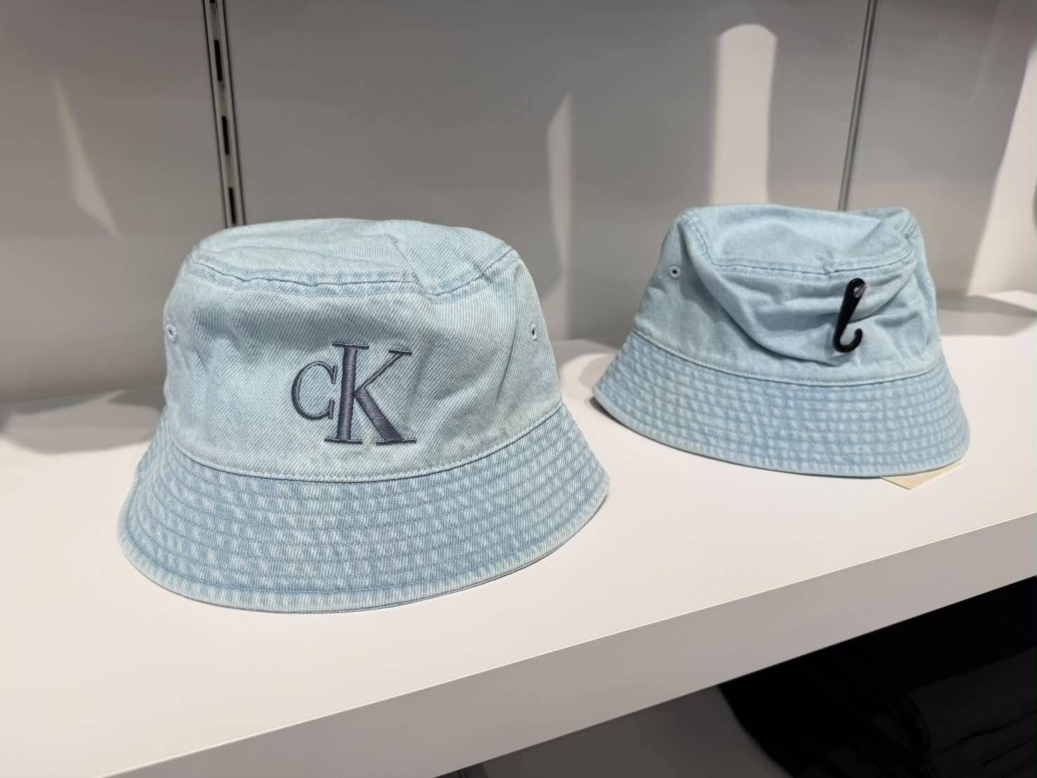 🧢 Calvin Klein 經典刺繡漁夫帽