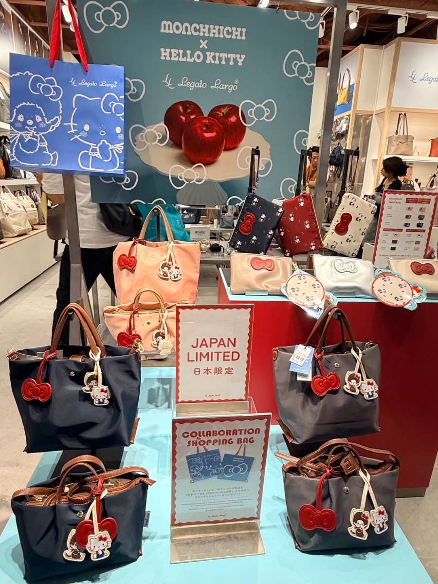 j10 🇯🇵 Legato Largo × Monchhichi × Hello Kitty 小款肩背包