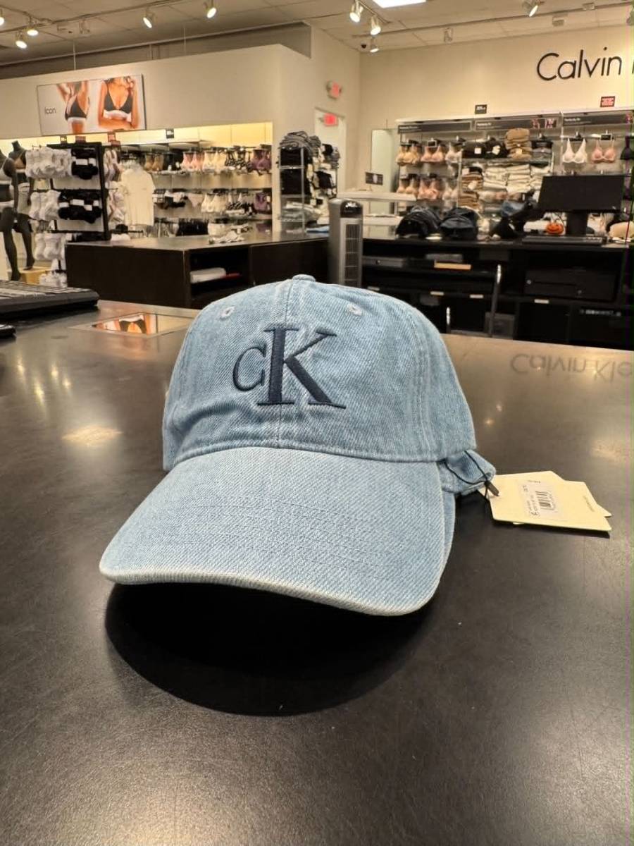 🩵 Calvin Klein 牛仔棒球帽
