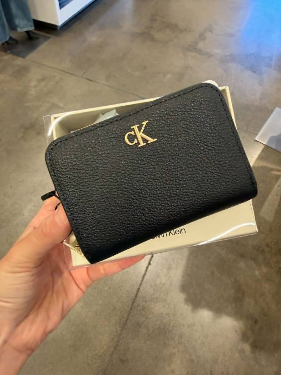 🖤 Calvin Klein CK 經典皮革短夾