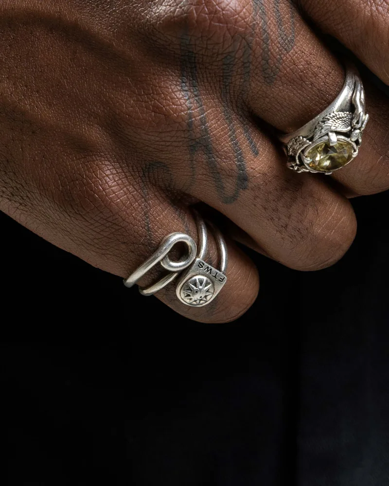 SAFETY PIN RING