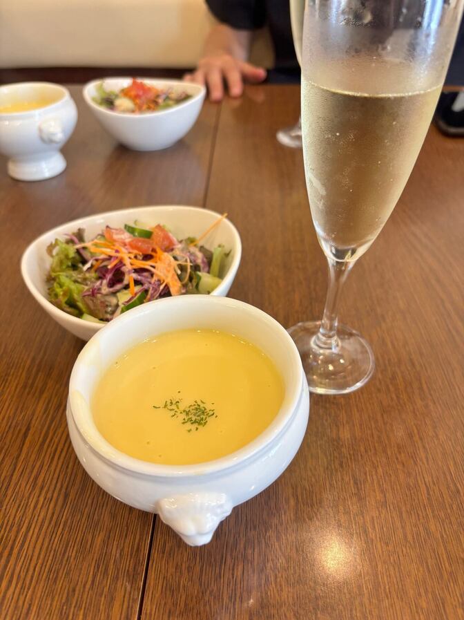 10997
